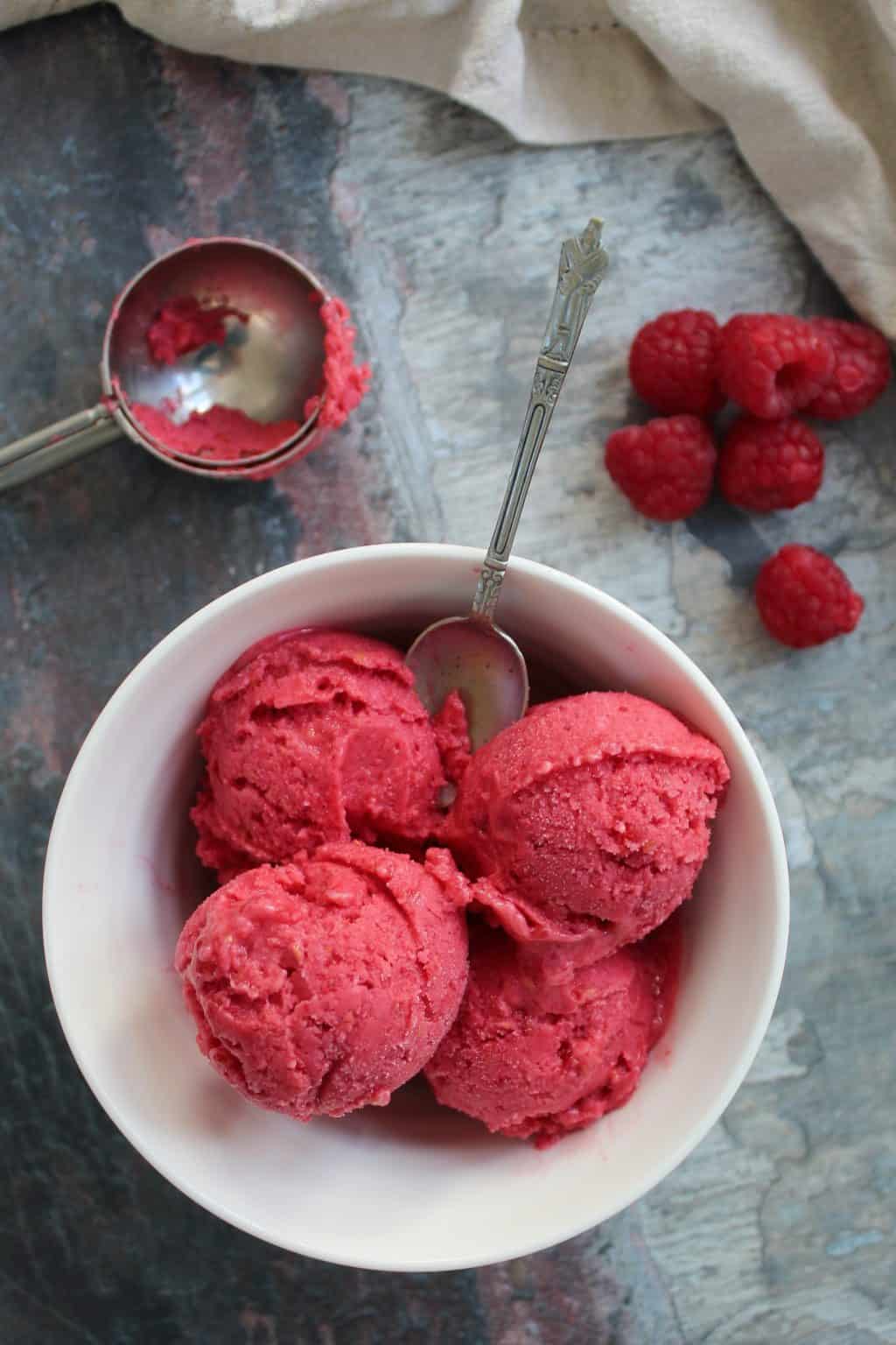 Raspberry Frozen Yoghurt - Only 4 Ingredients! - The Gluten Free Blogger