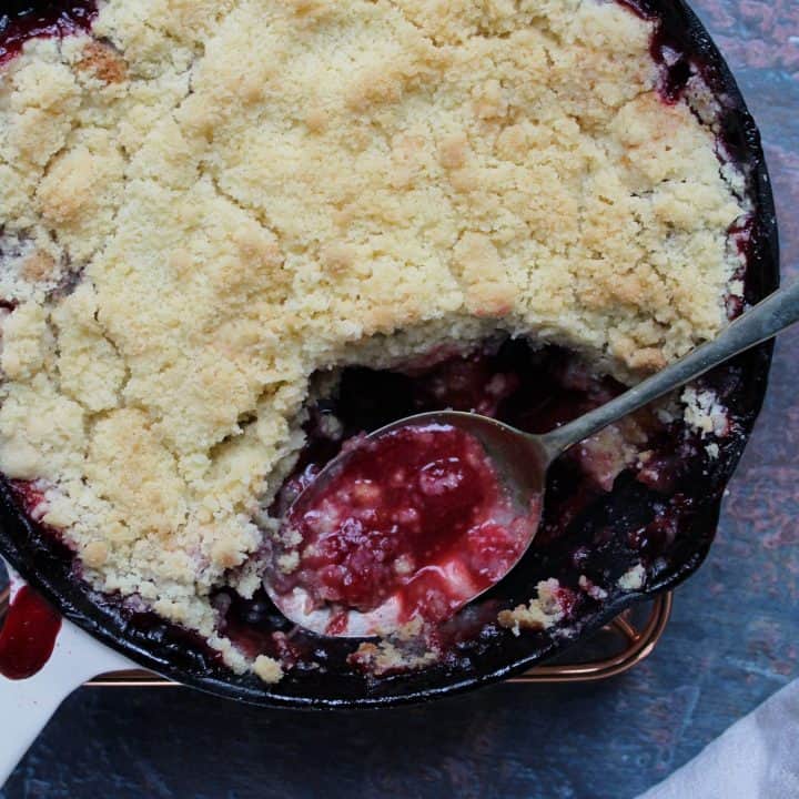gluten free plum crumble with amaretto