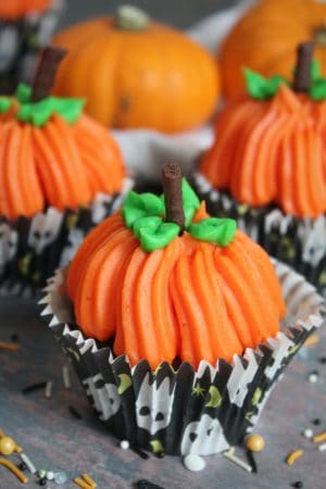 Halloween pumpkin cupcakes recipe