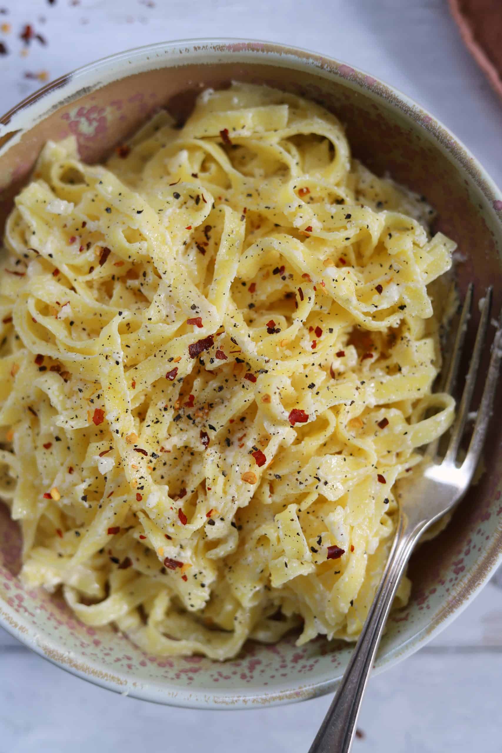 Gluten Free Creamy Garlic Pasta - 10 Minute Dinner Recipe