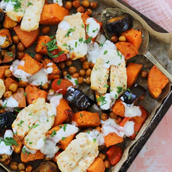 halloumi aubergine chickpea traybake 5(1)