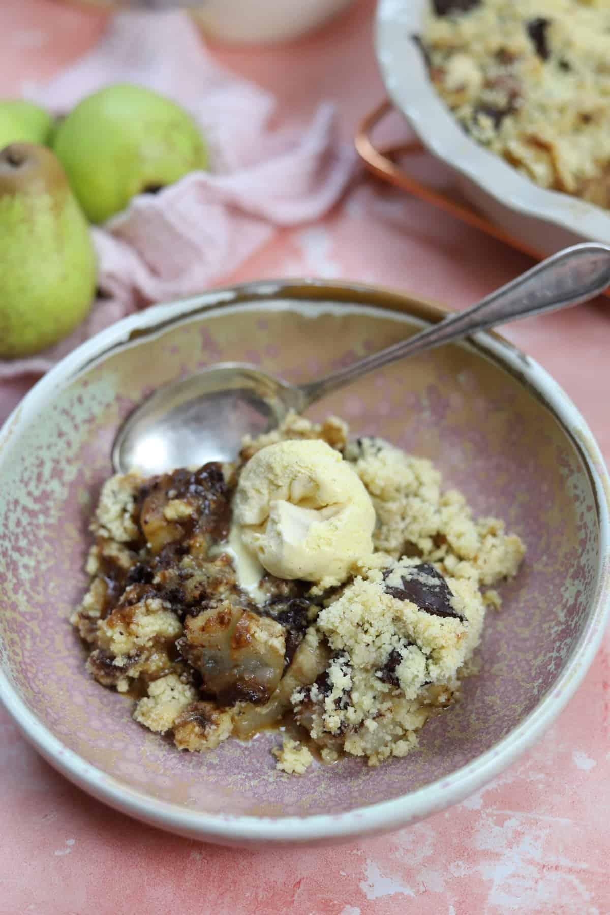 gluten free pear and chocolate crumble 9