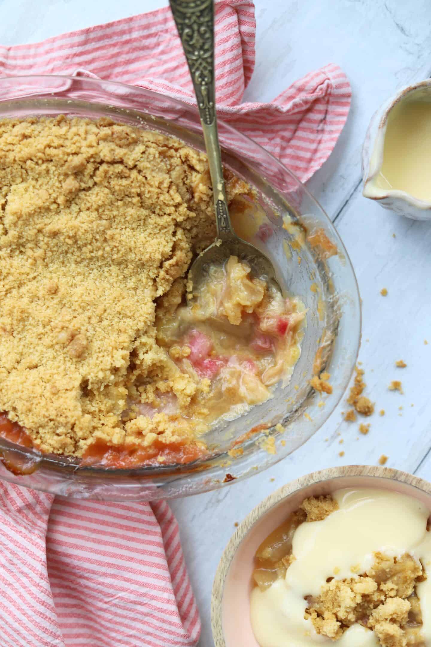 gluten free pear and rhubarb crumble recipe