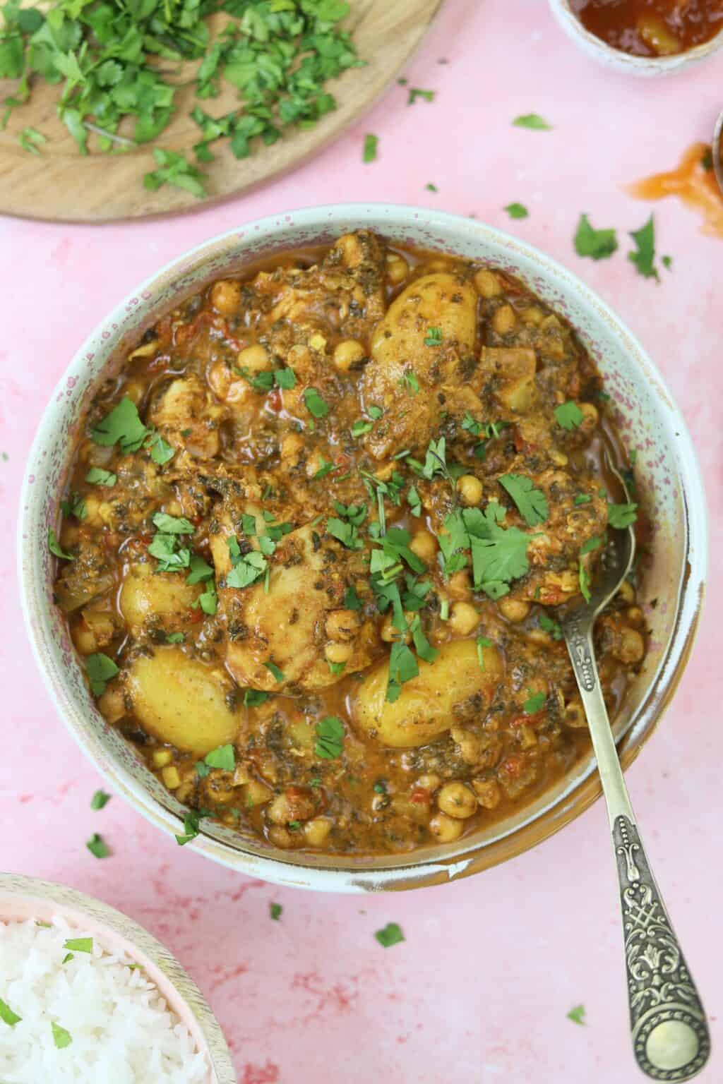 Slow Cooker Chicken and Chickpea Curry