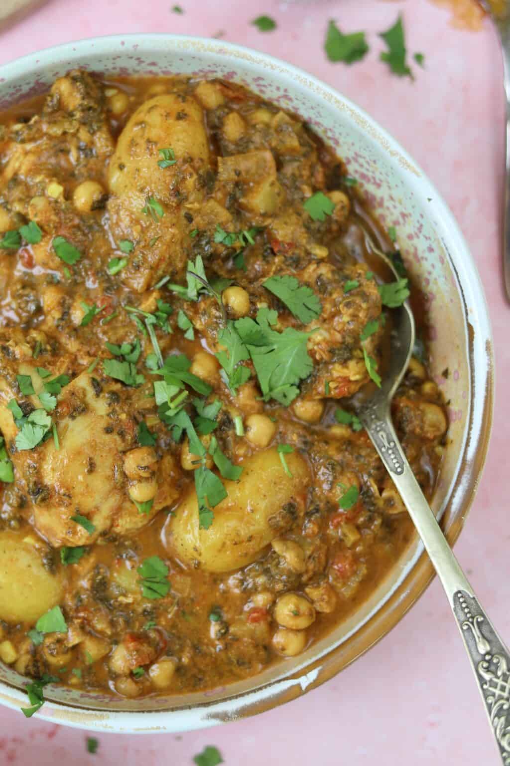 Slow Cooker Chicken and Chickpea Curry