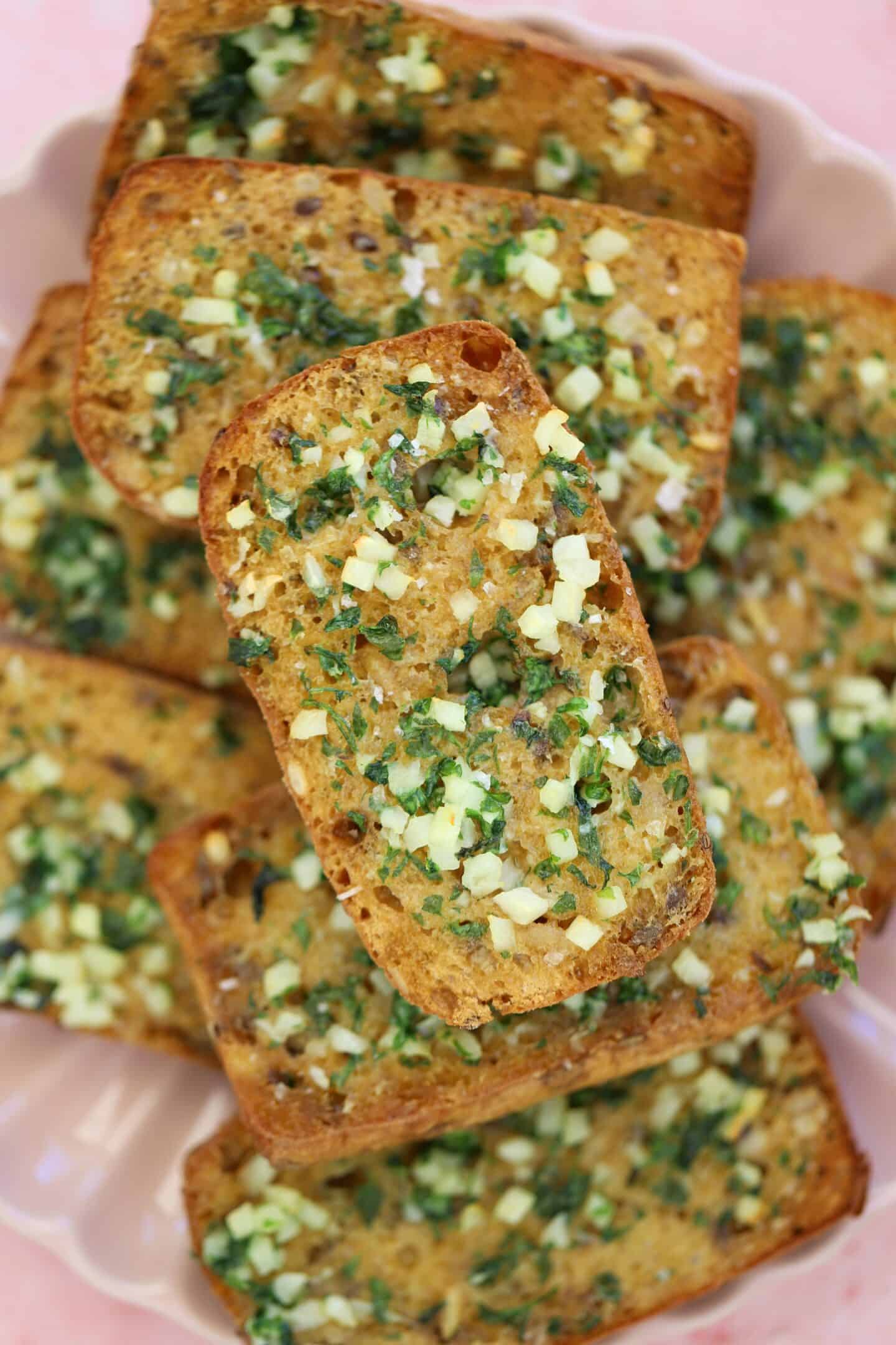 A plate of gluten free air fryer garlic bread.