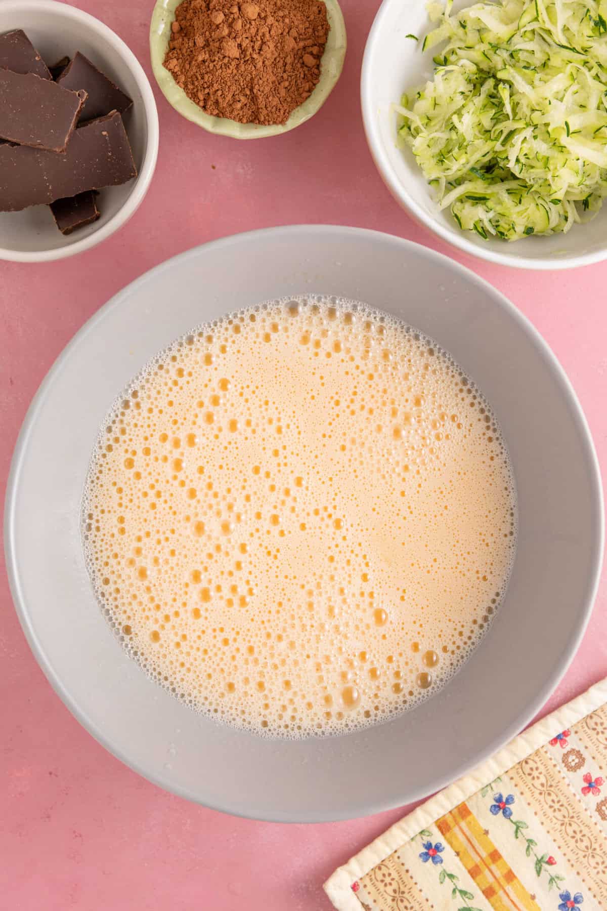 Mix together the wet ingredients.