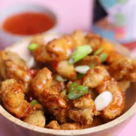 A bowl of air fryer crispy chilli chicken.
