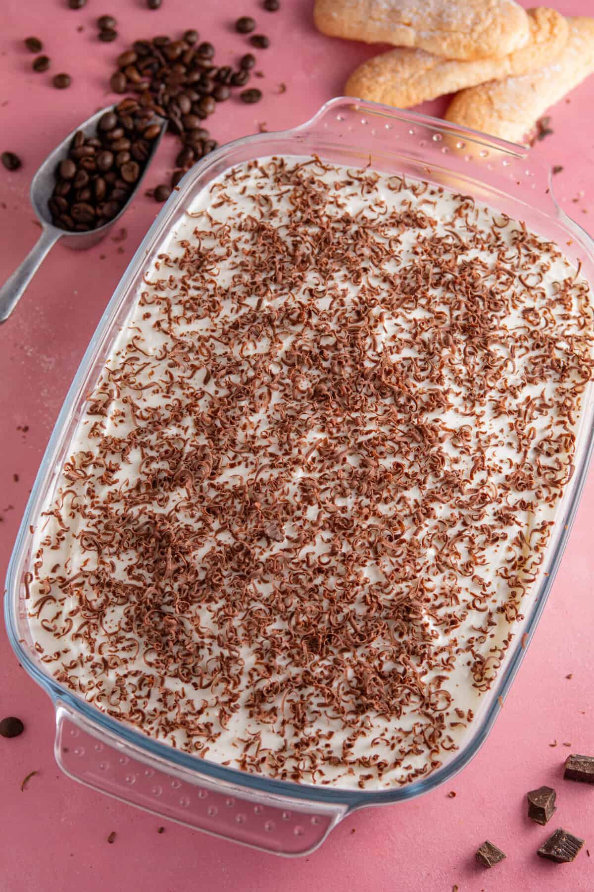 Finish with a layer of cream and a sprinkle of dark chocolate shavings.